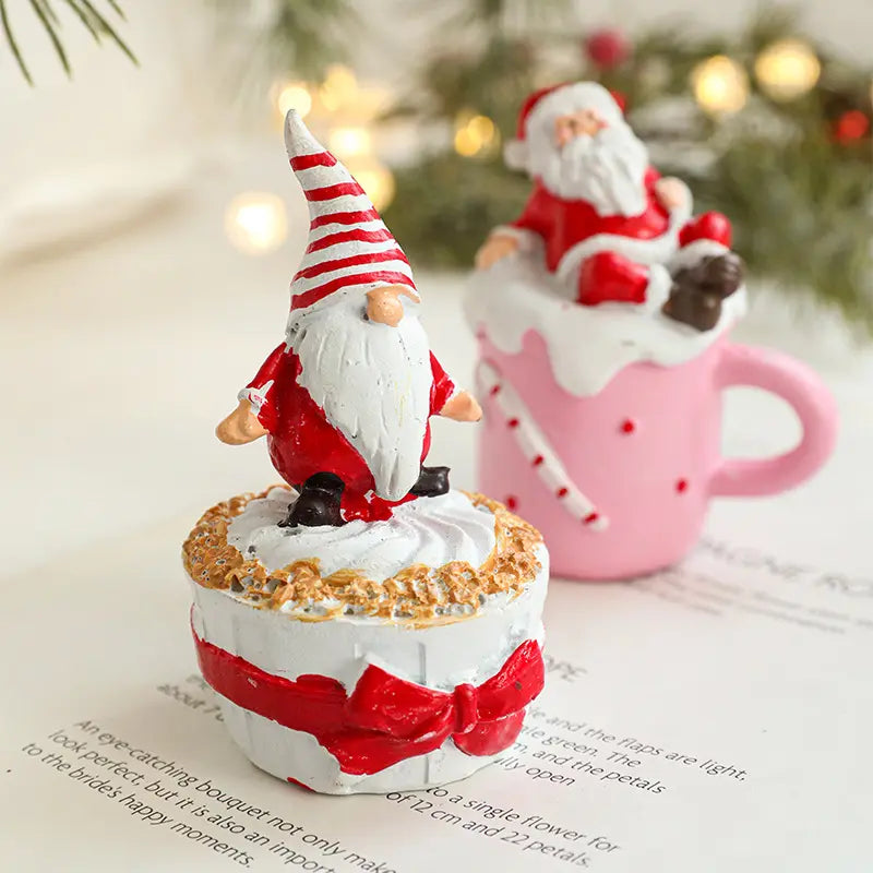 Adorno Navideño Tazón con Gnomo - 10 cm