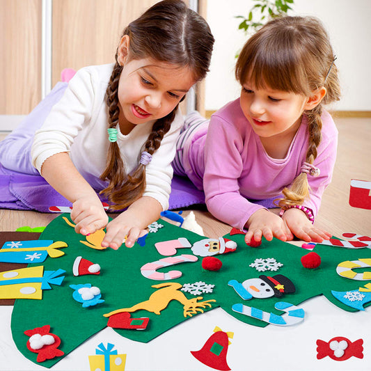 Árbol de Navidad de fieltro con colgantes